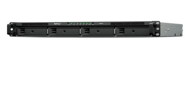 NAS Synology RS826+; 1U RACK; 4x (3.5 SATA HDD/2.5 SATA SSD); AMD Ryzen V1500B; 4 GB DDR4 ECC UDIMM (max. 32GB) 4x 1GbE RJ-45 2x USB 3.2 1 × Gen3 x8 slot (x4 link)