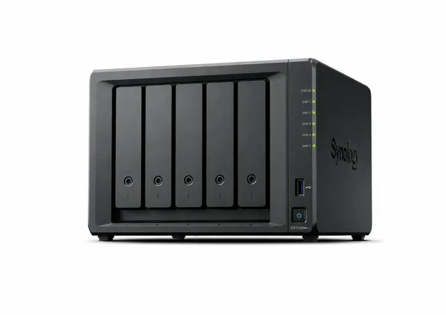 NAS Synology DS1525NEO+ Tower 5x 2.5 /3.5 SATA + 2x M.2 2280 NVMe SSD AMD Ryzen V1500B 4GB DDR4 (max.32GB) 2x 2.5GbE RJ-45 2x USB 3.2 adapter 120W