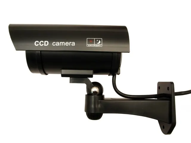 Atrapa kamery IR Maclean IR1100 B LED czarna
