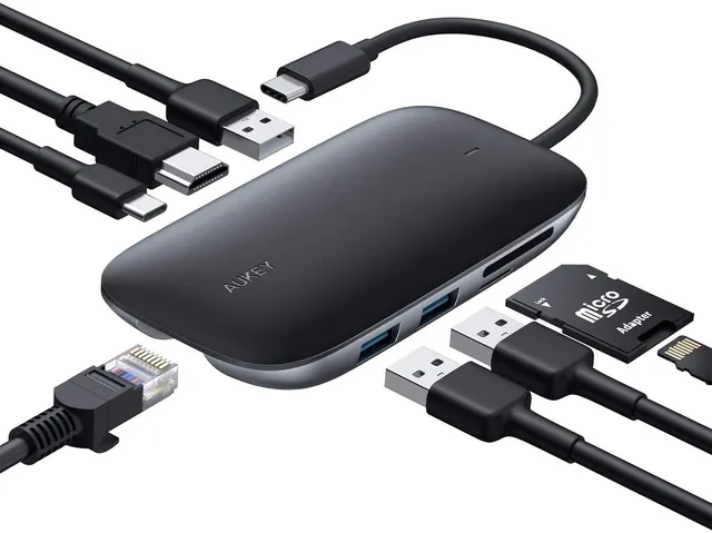 CB-C71 aluminiowy HUB USB-C, 8w1, RJ45 Ethernet 10/100/1000Mbps, 3xUSB 3.1, HDMI 4k@30Hz, SD i microSD, USB-C Power Delivery 100W