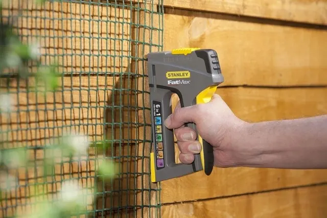 Black & Decker FMHT6-70868 pistolet na zszywki Czarny Żółty