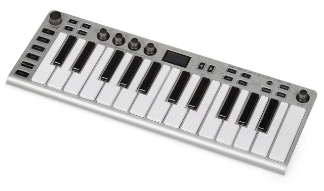 ESI Xsynth - syntezator z interfejsem audio i MIDI