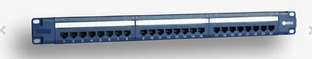 EmiterNet Panel 19 24xRJ45 UTP kat.6 (1U) z półką niebieski (PoE)