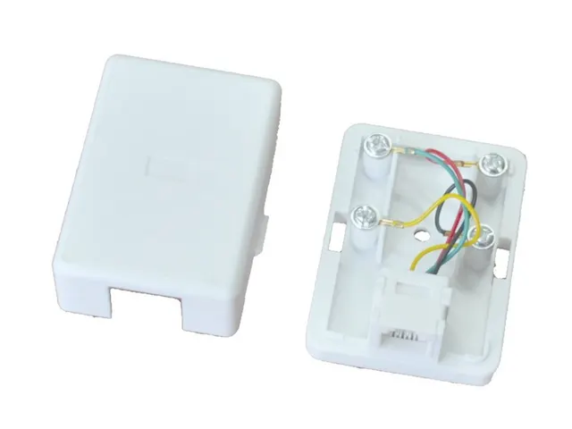 ALANTEC Gniazdo natynkowe telefoniczne UTP 1xRJ11 (6p4c)