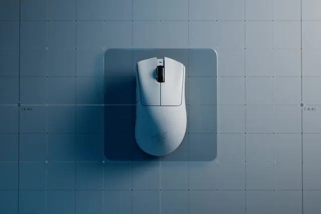 Razer DeathAdder V3 Pro myszka Gaming Po prawej stronie RF Wireless + USB Type-C Optyczny 30000 DPI (GAMO-1133)