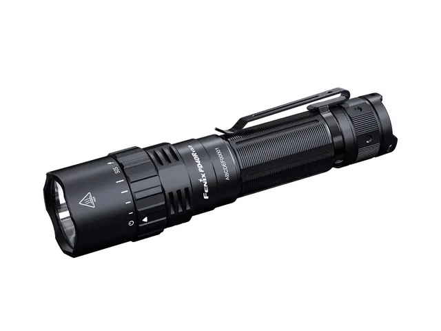 Fenix PD40R V 3.0 Latarka LED Akumulator 3000 lumenów
