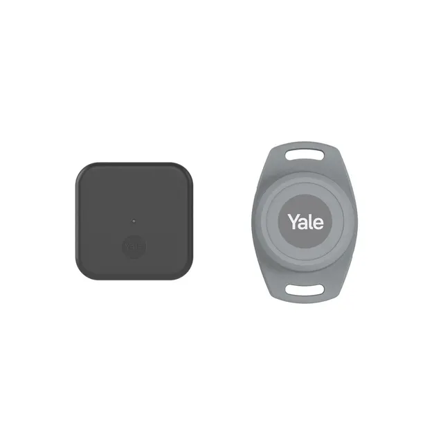 Yale Inteligentny sterownik do garażu 1x Smart Opener 1x Door Position Sensor 1x Magnes 2x Dodatkowy kabel 2x Taśma instalacyjna