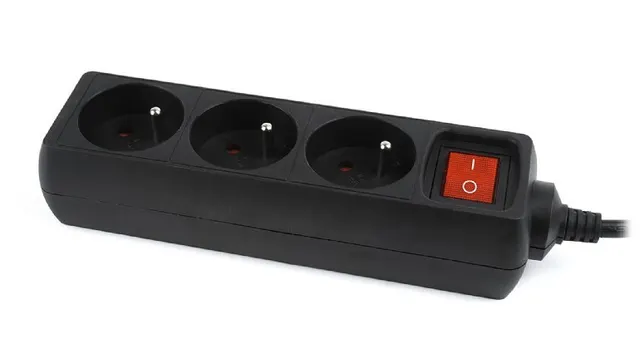 Listwa zasilająca ENERGENIE EG-PSU3F-01 (3 x Typ E; 10 A; 0 6m; kolor czarny)