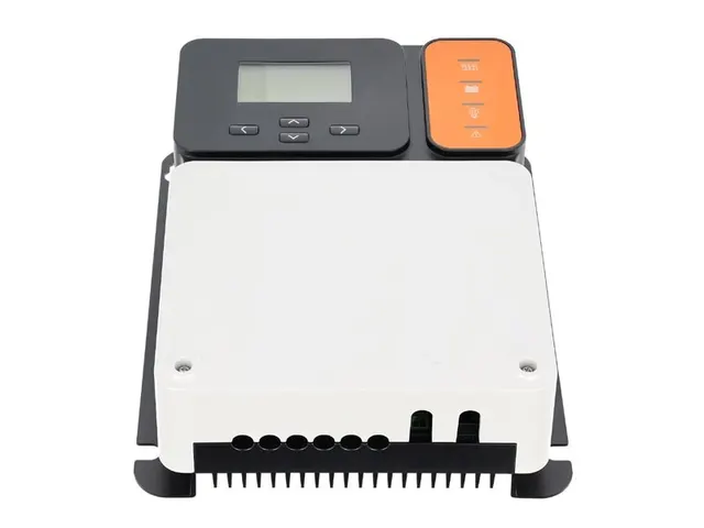 AZO Digital Solarny regulator ładowania MPPT 12/24 - 30A PRO LFP wyświetlacz LCD
