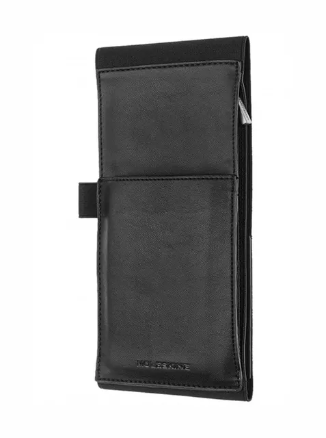 MOLESKINE czarna opaska-piórnik na notesy Moleskine XL pozwala na przechowywanie smartfona i przyborów piśmienniczych dzięki elastycznej gumce oraz praktycznym kieszeniom.