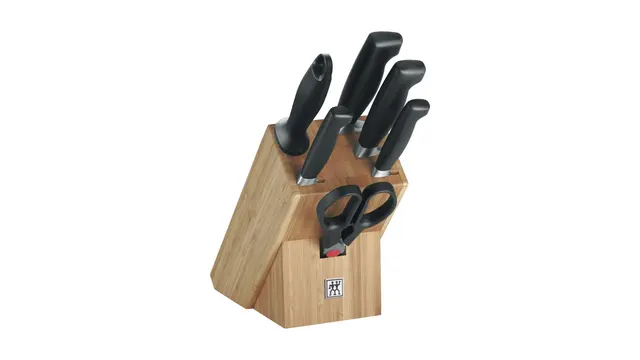 Zestaw noży ZWILLING Four Star 35068-002-0 (Blok do noży Nożyce x 1 Nóż do warzyw i owoców (10 cm) Nóż do wędlin (16 cm) Nóż szefa kuchni (20 cm) Nóż uniwersalny (13 cm) Ostrzałka do ostrza)