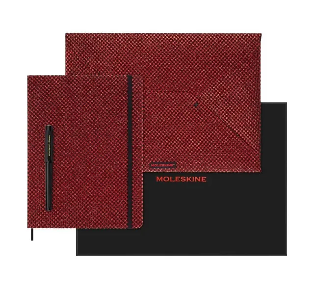 Moleskine Zestaw Shine niedatowany planer teczka na dokumenty oraz pióro wieczne Kaweco metaliczny czerwony.