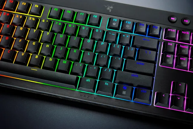 Klawiatura Razer BlackWidow V4 Low-profile HyperSpeed (zielony przełącznik) - Układ amerykański