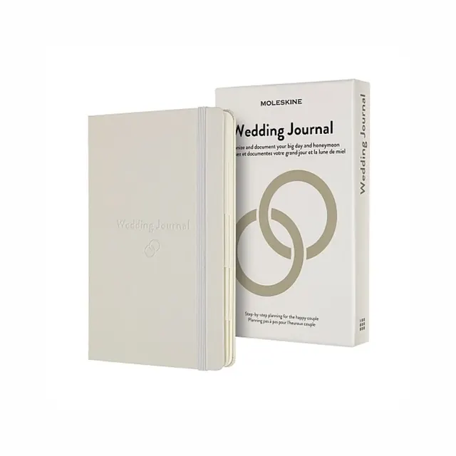 Moleskine dziennik Wedding z serii Passion Journal pomaga uporządkować i uwiecznić najważniejsze chwile związane z przygotowaniami do ślubu 400 stron.