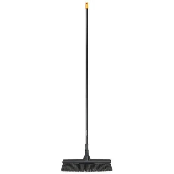 Fiskars 1025926 miotła Wewnętrzna Włosie miękkie/twarde Aluminium Czarny