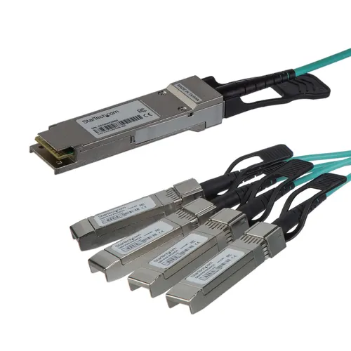 StarTech.com QSFP4X10AO15 kabel InfiniBand / światłowodowy 15 m QSFP+ 4x SFP+ Czarny